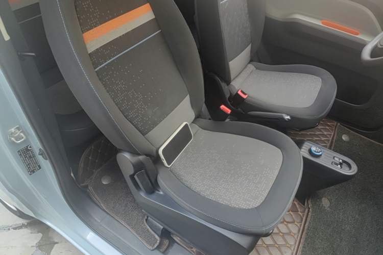 Used Wuling Hongguang MINIEV 2020 Enjoyment Model Lithium Iron Phosphate Right Front Seat