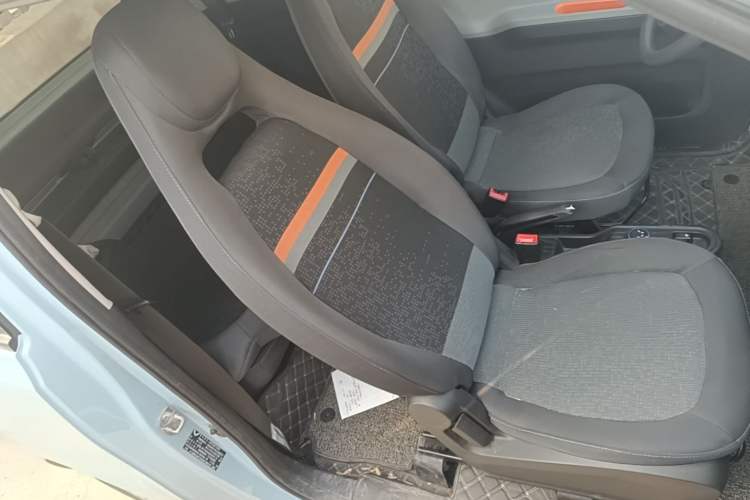 Used Wuling Hongguang MINIEV 2020 Freedom Version Lithium Iron Phosphate Right Front Seat