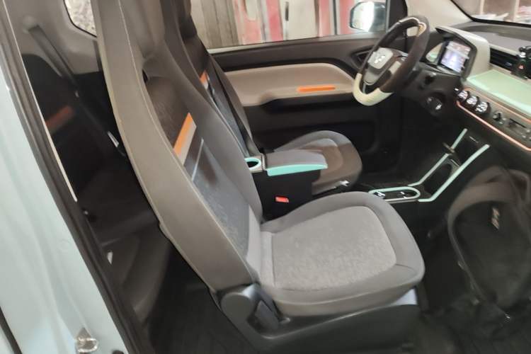 Used Wuling Hongguang MINIEV 2020 Freedom Version Lithium Iron Phosphate Right Front Seat