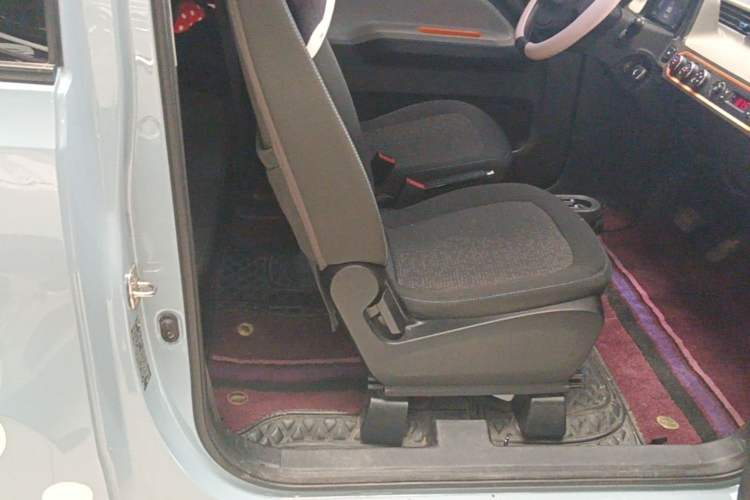 Used Wuling Hongguang MINIEV 2020 Zizai Version Lithium-NMC Right Front Seat