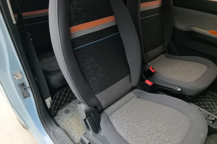 Used Wuling Hongguang MINIEV 2020 Zizai Version Lithium-NMC Right Front Seat