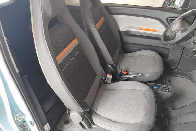 Used Wuling Hongguang MINIEV 2020 Zizai Version Lithium-NMC Right Front Seat