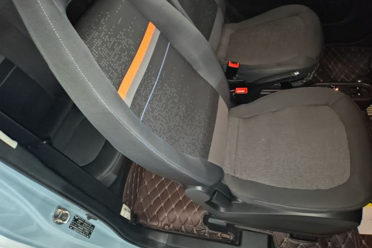 Used Wuling Hongguang MINIEV 2020 Enjoyment Model Lithium Iron Phosphate Right Front Seat