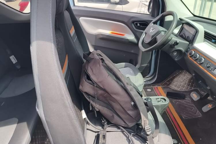 Used Wuling Hongguang MINIEV 2020 Zizai Version Lithium-NMC Right Front Seat