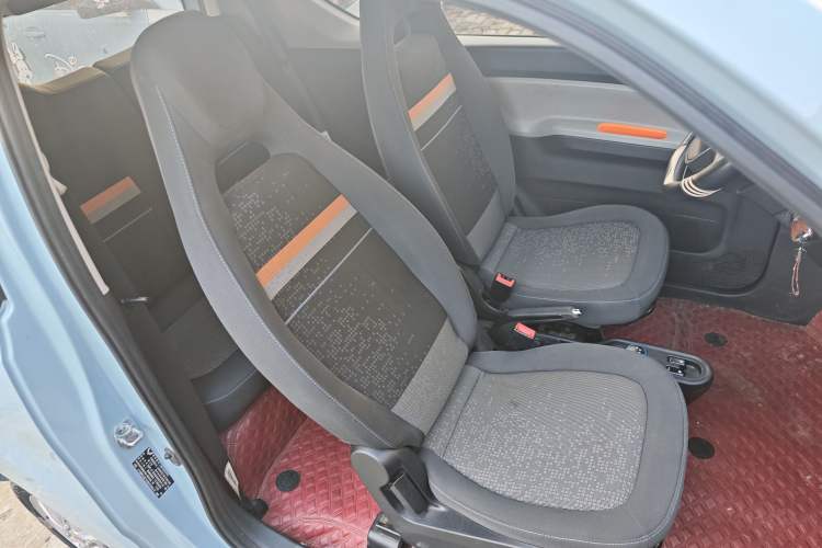 Used Wuling Hongguang MINIEV 2020 Freedom Version Lithium Iron Phosphate Right Front Seat