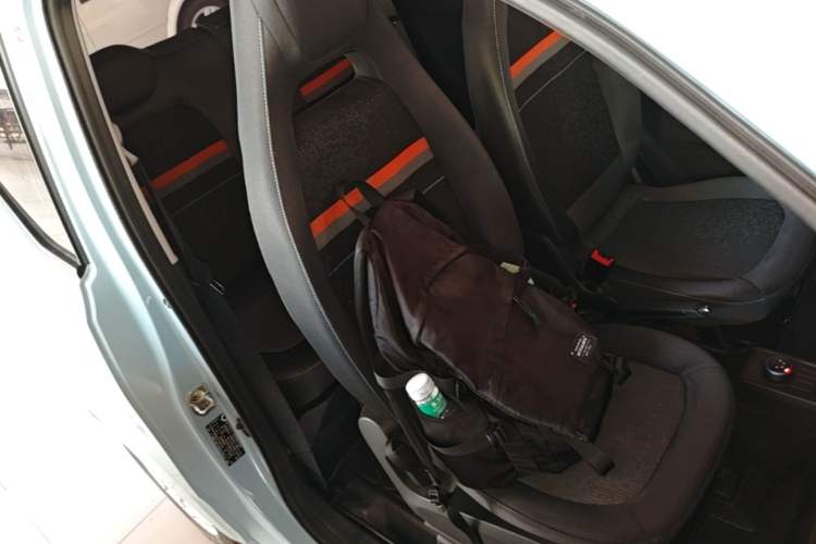 Used Wuling Hongguang MINIEV 2020 Enjoyment Model Lithium Iron Phosphate Right Front Seat