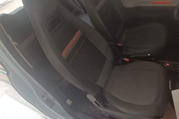 Used Wuling Hongguang MINIEV 2020 Freedom Version Lithium Iron Phosphate Right Front Seat