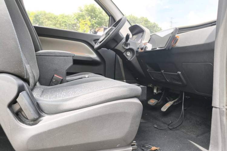 Used Wuling Hongguang MINIEV 2020 Freedom Version Lithium Iron Phosphate Right Front Seat