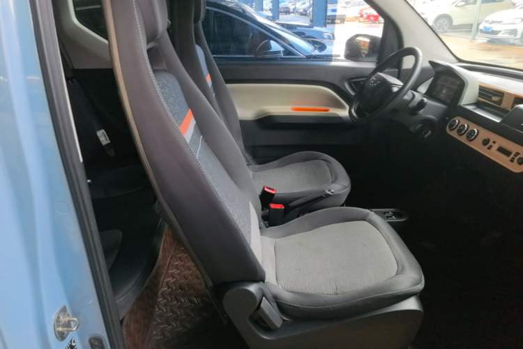 Used Wuling Hongguang MINIEV 2020 Freedom Version Lithium Iron Phosphate Right Front Seat