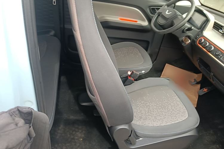 Used Wuling Hongguang MINIEV 2020 Enjoyment Model Lithium Iron Phosphate Right Front Seat