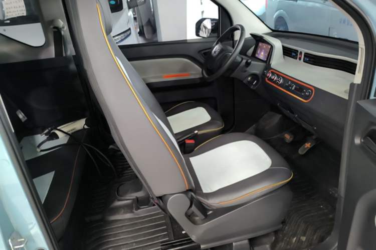 Used Wuling Hongguang MINIEV 2020 Freedom Version Lithium Iron Phosphate Right Front Seat