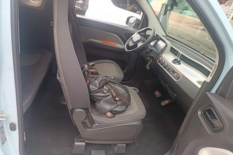 Used Wuling Hongguang MINIEV 2020 Easy Version Lithium-Ion Battery Right Front Seat