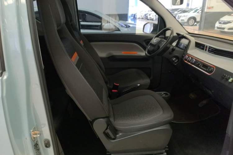 Used Wuling Hongguang MINIEV 2020 Freedom Version Lithium Iron Phosphate Right Front Seat