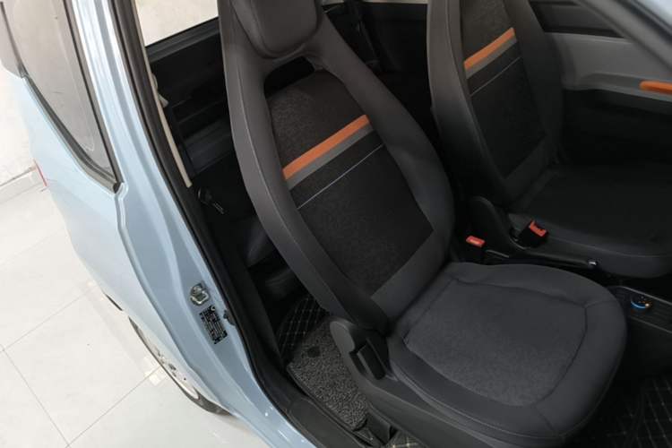 Used Wuling Hongguang MINIEV 2020 Enjoyment Model Lithium Iron Phosphate Right Front Seat
