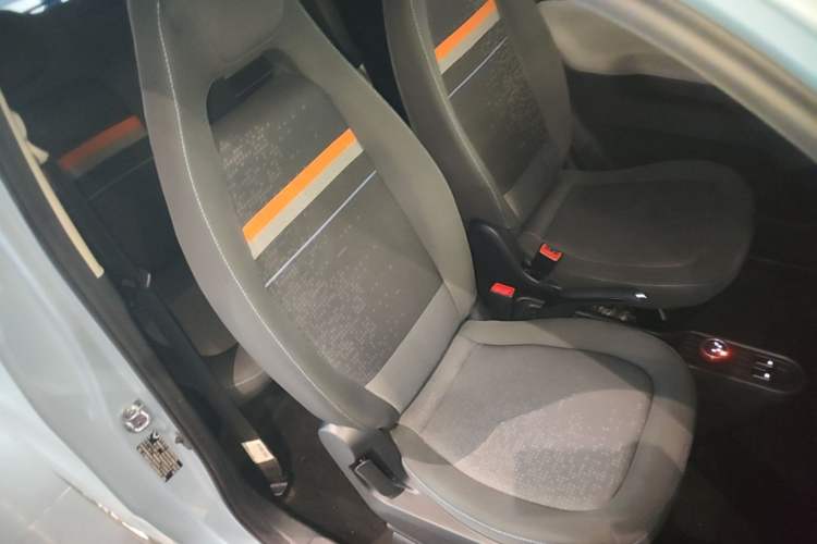 Used Wuling Hongguang MINIEV 2020 Enjoy Edition Lithium-Ion Battery Right Front Seat