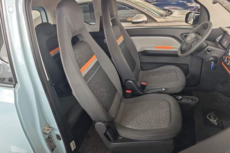 Used Wuling Hongguang MINIEV 2020 Enjoyment Model Lithium Iron Phosphate Right Front Seat