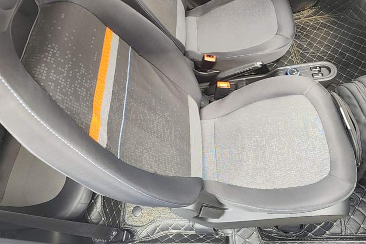 Used Wuling Hongguang MINIEV 2020 Enjoyment Model Lithium Iron Phosphate Right Front Seat