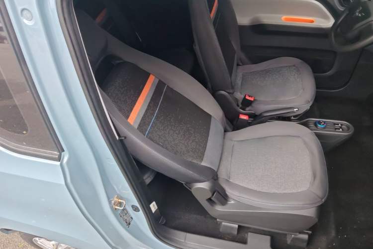 Used Wuling Hongguang MINIEV 2020 Enjoyment Model Lithium Iron Phosphate Right Front Seat