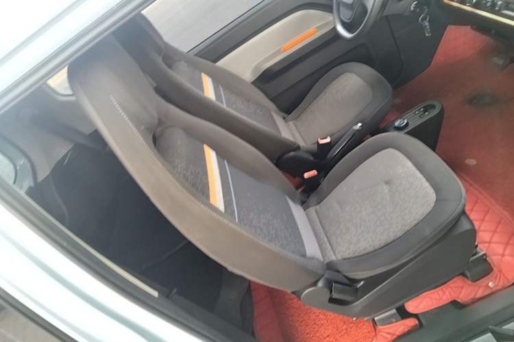 Used Wuling Hongguang MINIEV 2020 Enjoyment Model Lithium Iron Phosphate Right Front Seat