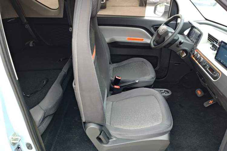 Used Wuling Hongguang MINIEV 2020 Freedom Version Lithium Iron Phosphate Right Front Seat