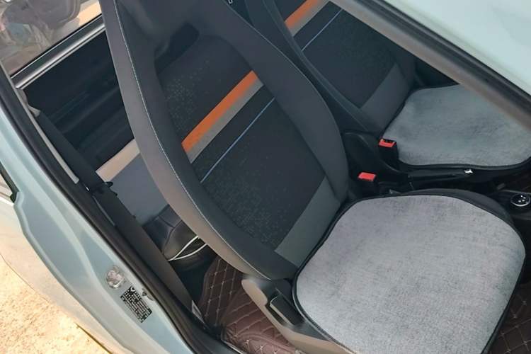 Used Wuling Hongguang MINIEV 2020 Enjoyment Model Lithium Iron Phosphate Right Front Seat