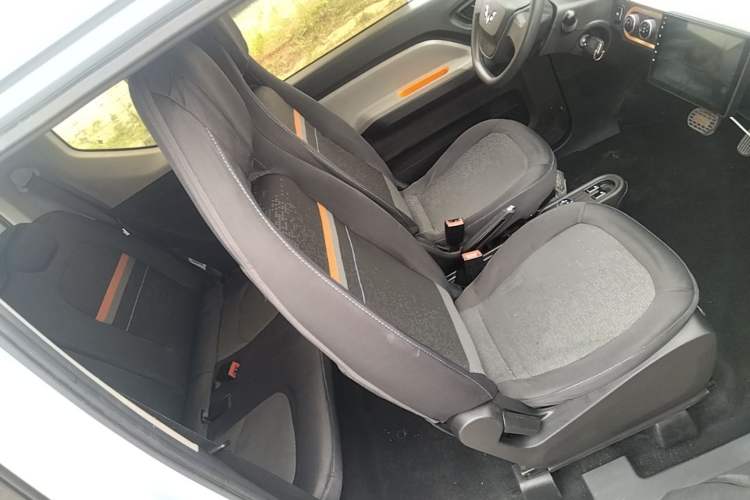 Used Wuling Hongguang MINIEV 2020 Enjoyment Model Lithium Iron Phosphate Right Front Seat