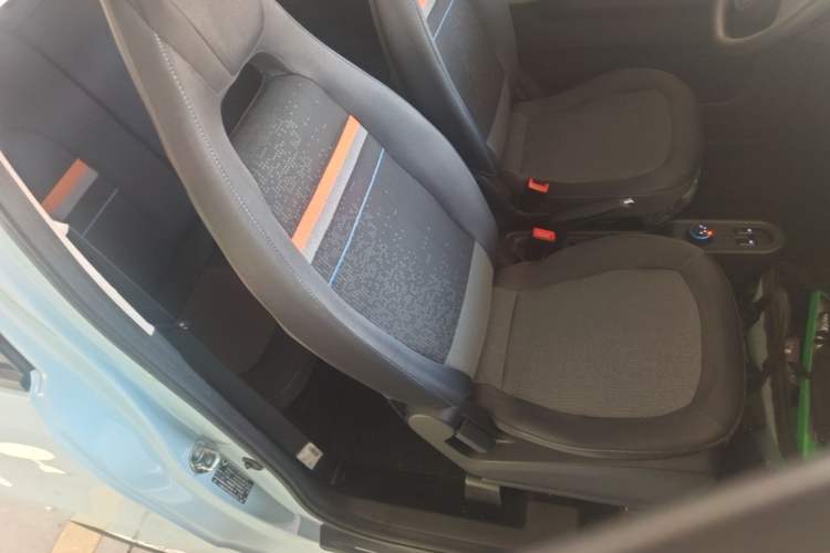 Used Wuling Hongguang MINIEV 2020 Enjoyment Model Lithium Iron Phosphate Right Front Seat