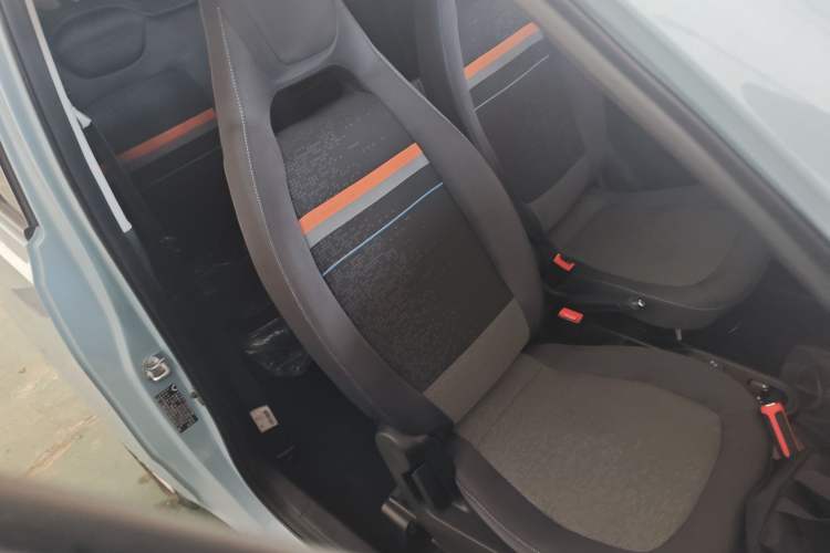Used Wuling Hongguang MINIEV 2020 Enjoyment Model Lithium Iron Phosphate Right Front Seat