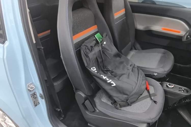 Used Wuling Hongguang MINIEV 2020 Enjoyment Model Lithium Iron Phosphate Right Front Seat
