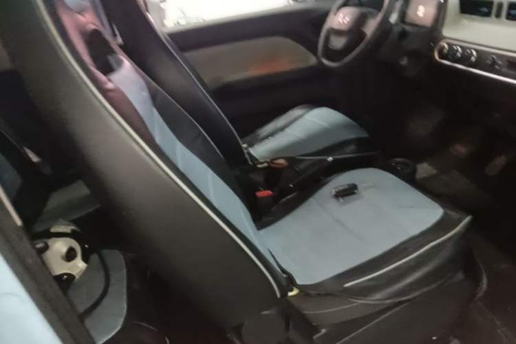 Used Wuling Hongguang MINIEV 2020 Enjoyment Model Lithium Iron Phosphate Right Front Seat