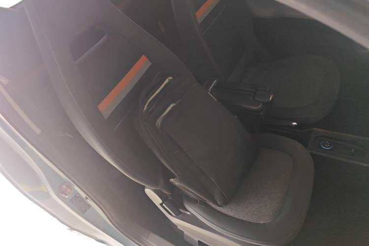 Used Wuling Hongguang MINIEV 2020 Enjoyment Model Lithium Iron Phosphate Right Front Seat