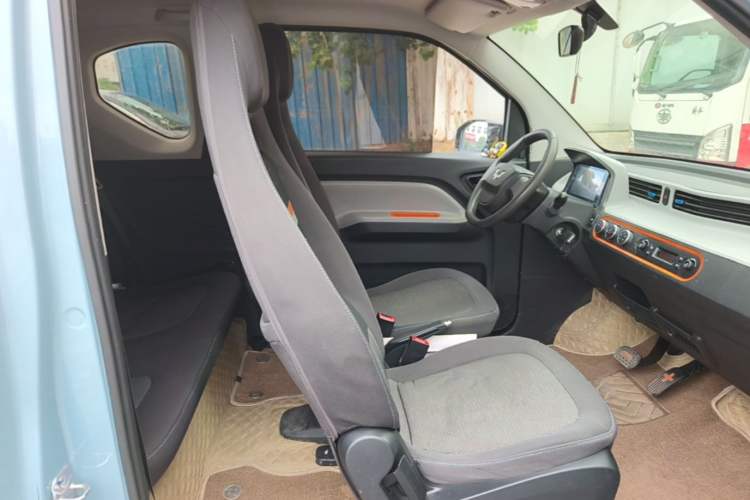 Used Wuling Hongguang MINIEV 2020 Enjoyment Model Lithium Iron Phosphate Right Front Seat