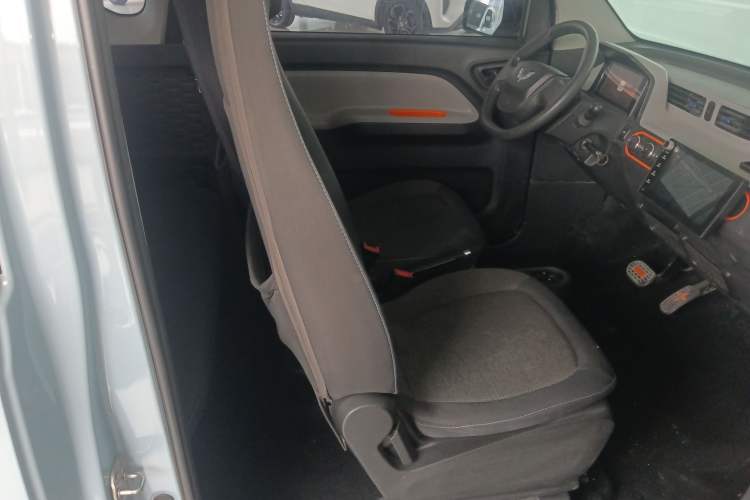 Used Wuling Hongguang MINIEV 2020 Freedom Version Lithium Iron Phosphate Right Front Seat