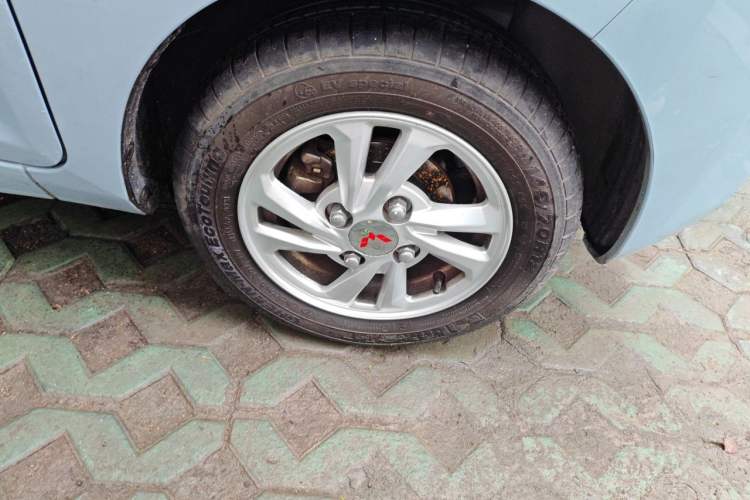 Used Wuling Hongguang MINIEV 2020 Freedom Version Lithium Iron Phosphate Right Front Wheel Hub