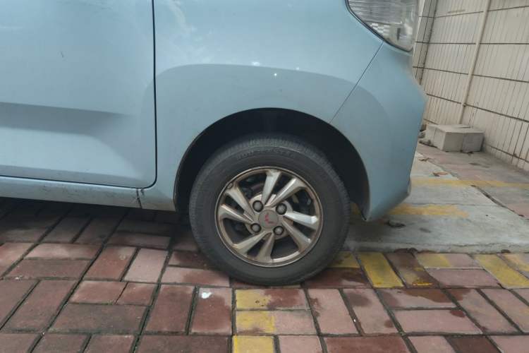 Used Wuling Hongguang MINIEV 2020 Enjoyment Model Lithium Iron Phosphate Right Front Wheel Hub