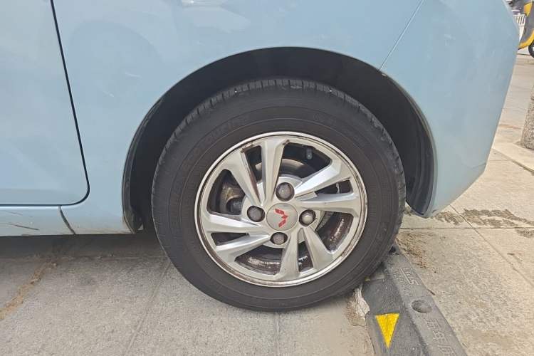 Used Wuling Hongguang MINIEV 2020 Enjoyment Model Lithium Iron Phosphate Right Front Wheel Hub
