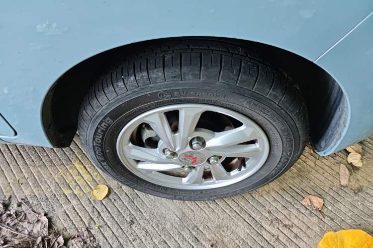 Used Wuling Hongguang MINIEV 2020 Freedom Version Lithium Iron Phosphate Right Front Wheel Hub