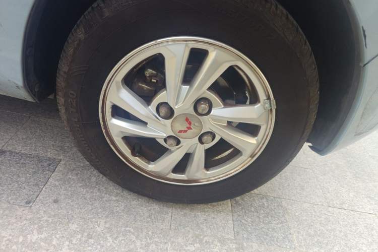Used Wuling Hongguang MINIEV 2020 Enjoyment Model Lithium Iron Phosphate Right Front Wheel Hub