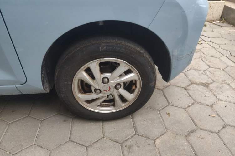 Used Wuling Hongguang MINIEV 2020 Zizai Version Lithium-NMC Right Front Wheel Hub