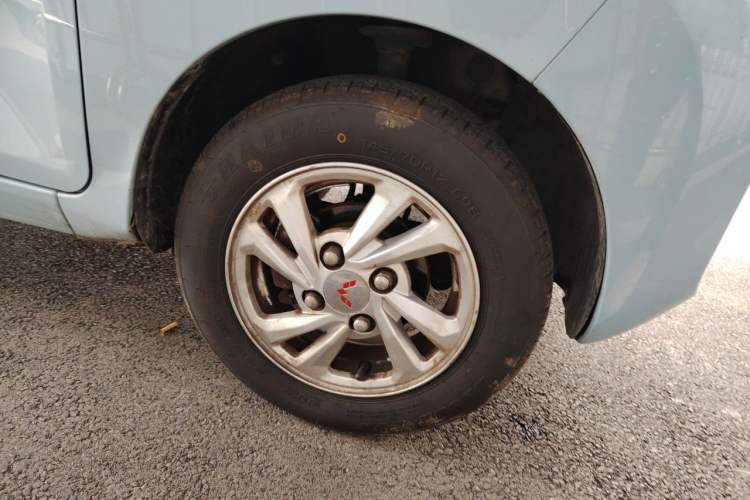 Used Wuling Hongguang MINIEV 2020 Zizai Version Lithium-NMC Right Front Wheel Hub