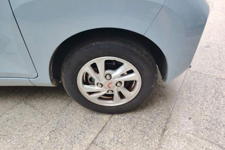 Used Wuling Hongguang MINIEV 2020 Enjoy Edition Lithium-Ion Battery Right Front Wheel Hub