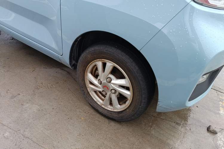 Used Wuling Hongguang MINIEV 2020 Freedom Version Lithium Iron Phosphate Right Front Wheel Hub
