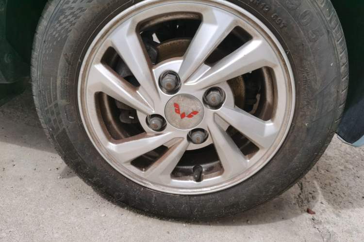 Used Wuling Hongguang MINIEV 2020 Freedom Version Lithium Iron Phosphate Right Front Wheel Hub