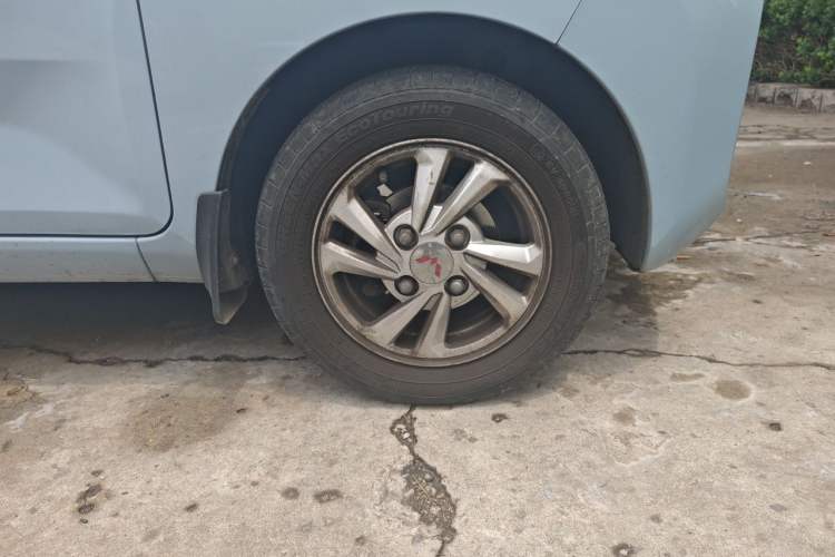Used Wuling Hongguang MINIEV 2020 Enjoyment Model Lithium Iron Phosphate Right Front Wheel Hub