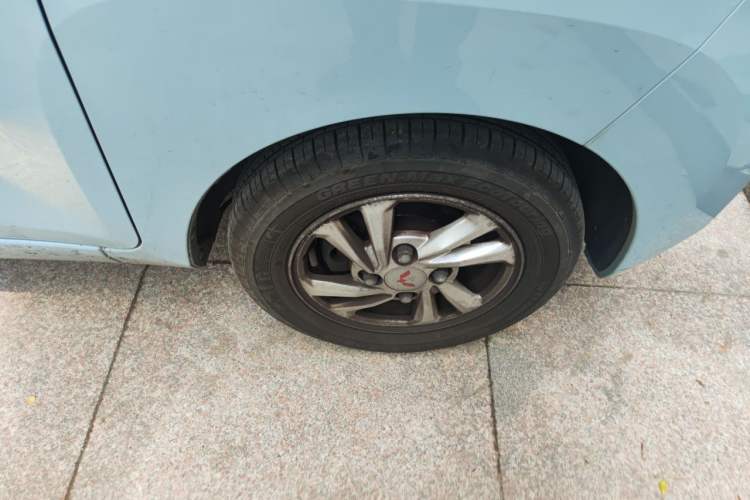 Used Wuling Hongguang MINIEV 2020 Zizai Version Lithium-NMC Right Front Wheel Hub