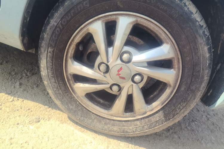 Used Wuling Hongguang MINIEV 2020 Freedom Version Lithium Iron Phosphate Right Front Wheel Hub