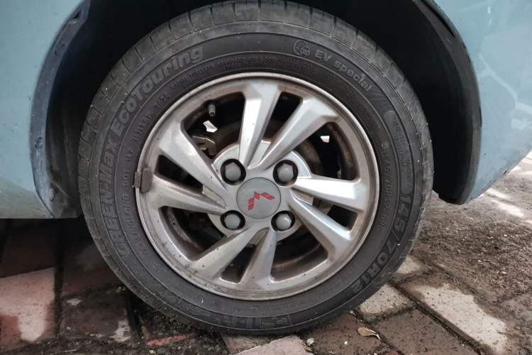 Used Wuling Hongguang MINIEV 2020 Enjoy Edition Lithium-Ion Battery Right Front Wheel Hub