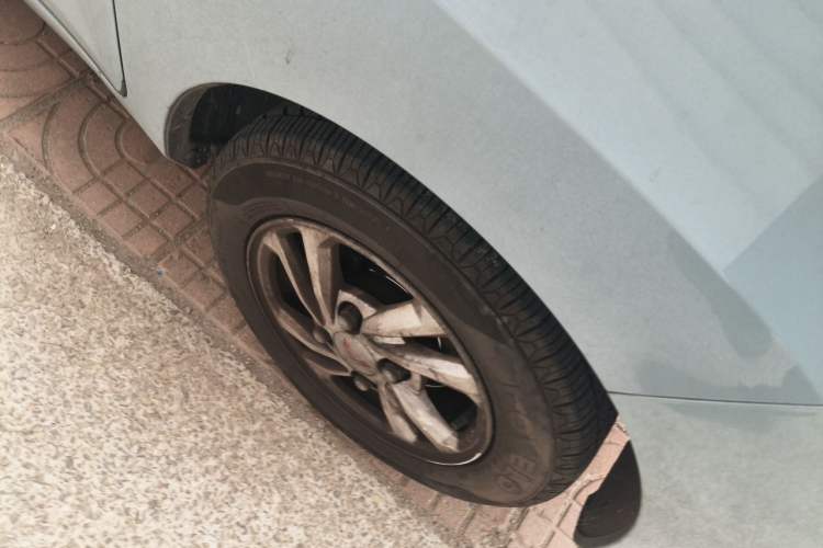 Used Wuling Hongguang MINIEV 2020 Freedom Version Lithium Iron Phosphate Right Front Wheel Hub