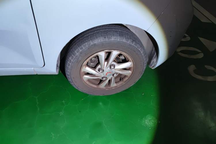Used Wuling Hongguang MINIEV 2020 Freedom Version Lithium Iron Phosphate Right Front Wheel Hub