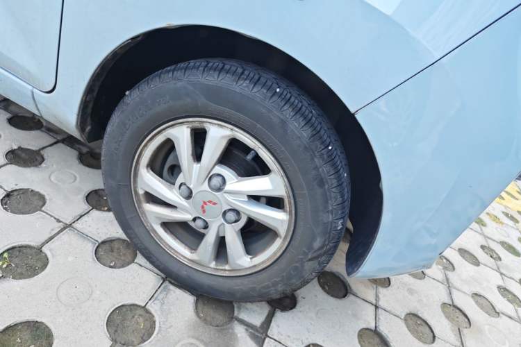 Used Wuling Hongguang MINIEV 2020 Enjoy Edition Lithium-Ion Battery Right Front Wheel Hub